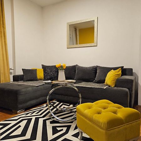 סרמסקה מיטרוביקה Apartman Sunflower מראה חיצוני תמונה