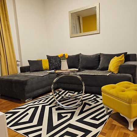 סרמסקה מיטרוביקה Apartman Sunflower מראה חיצוני תמונה