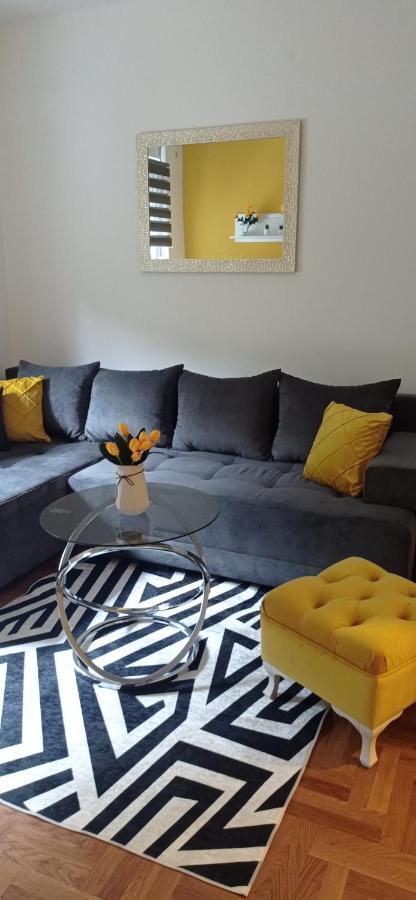 סרמסקה מיטרוביקה Apartman Sunflower מראה חיצוני תמונה