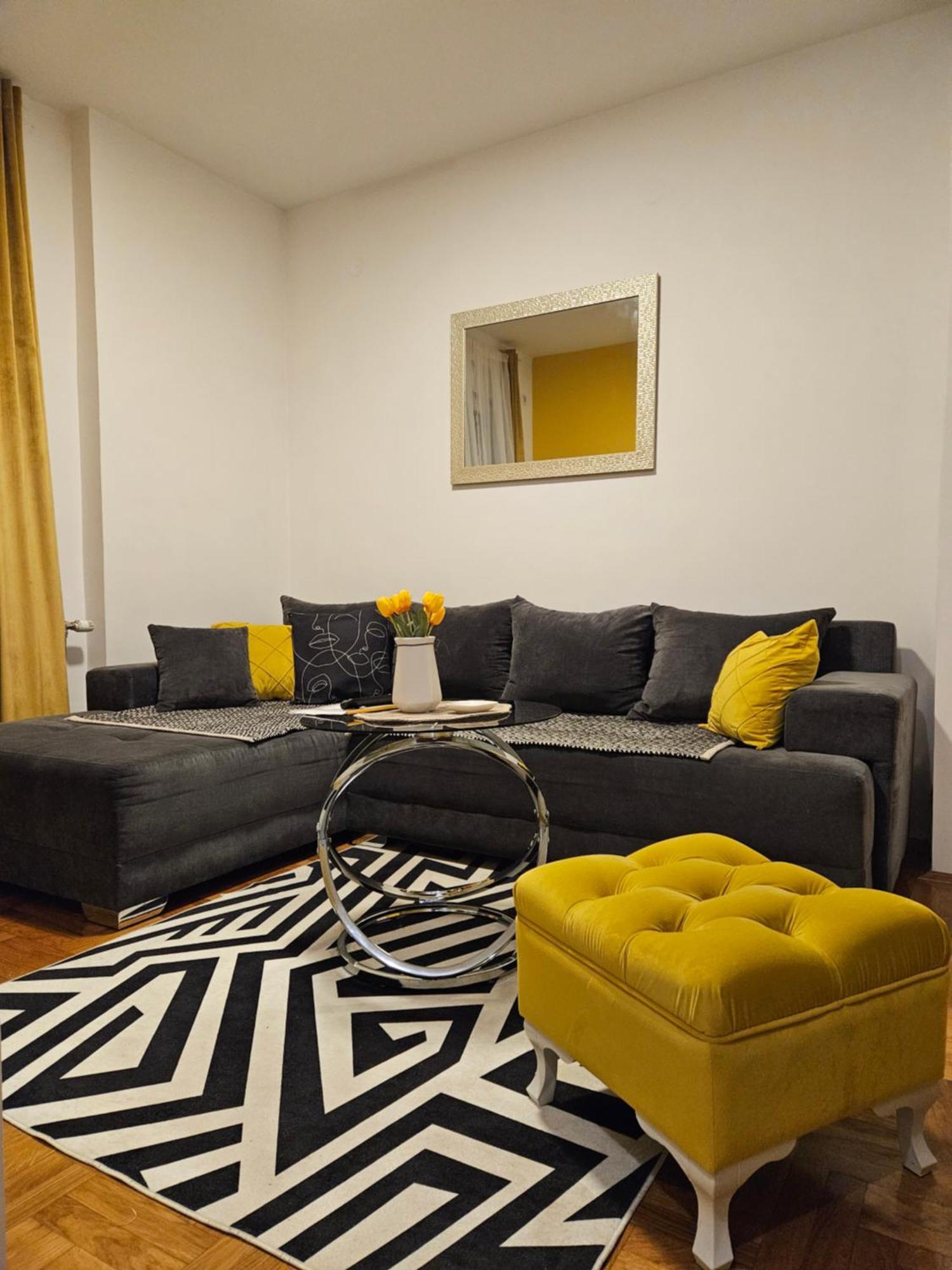 סרמסקה מיטרוביקה Apartman Sunflower מראה חיצוני תמונה