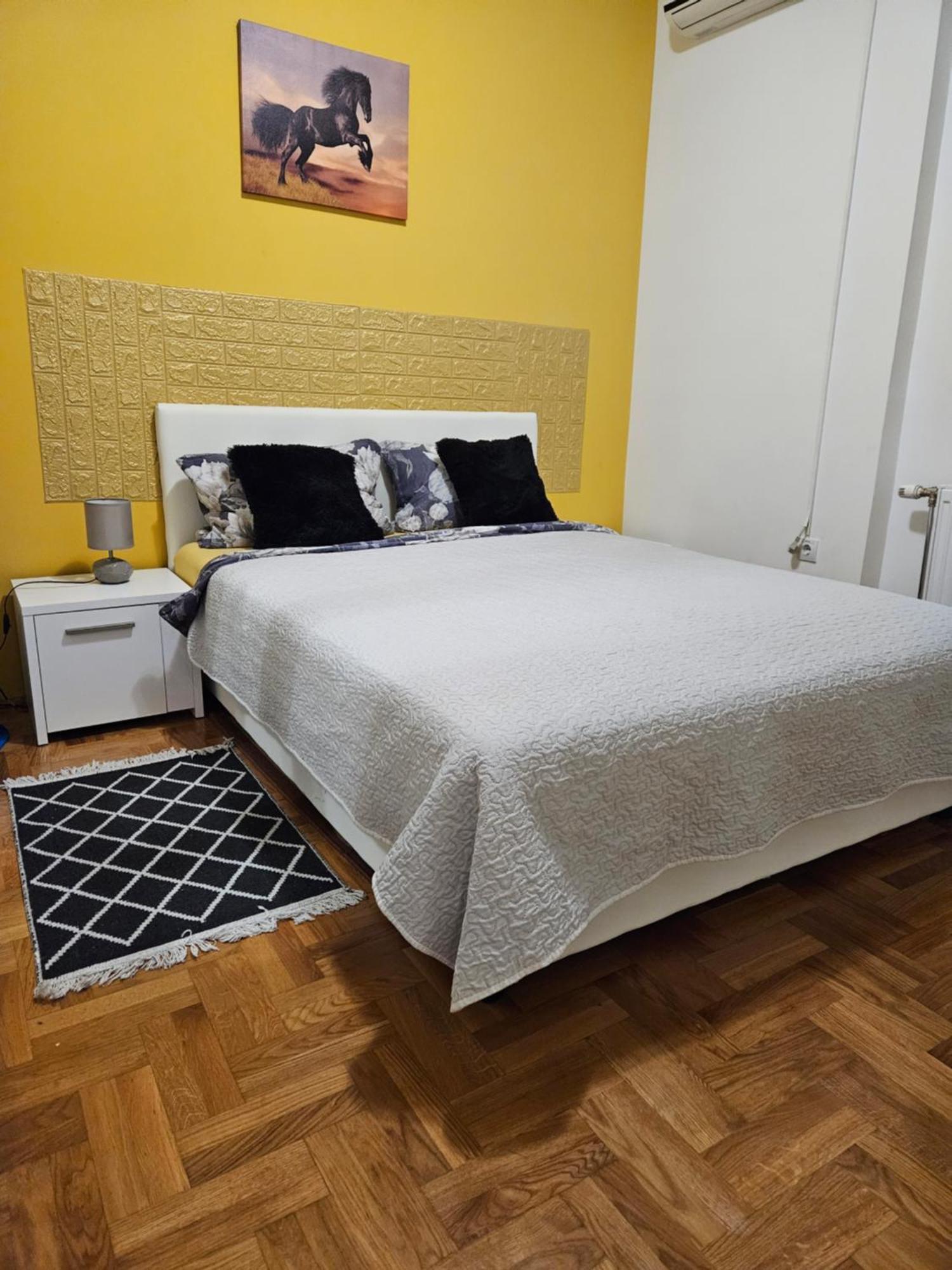 סרמסקה מיטרוביקה Apartman Sunflower מראה חיצוני תמונה
